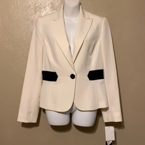Nine West size 8 Cream Black blazer satin trim
